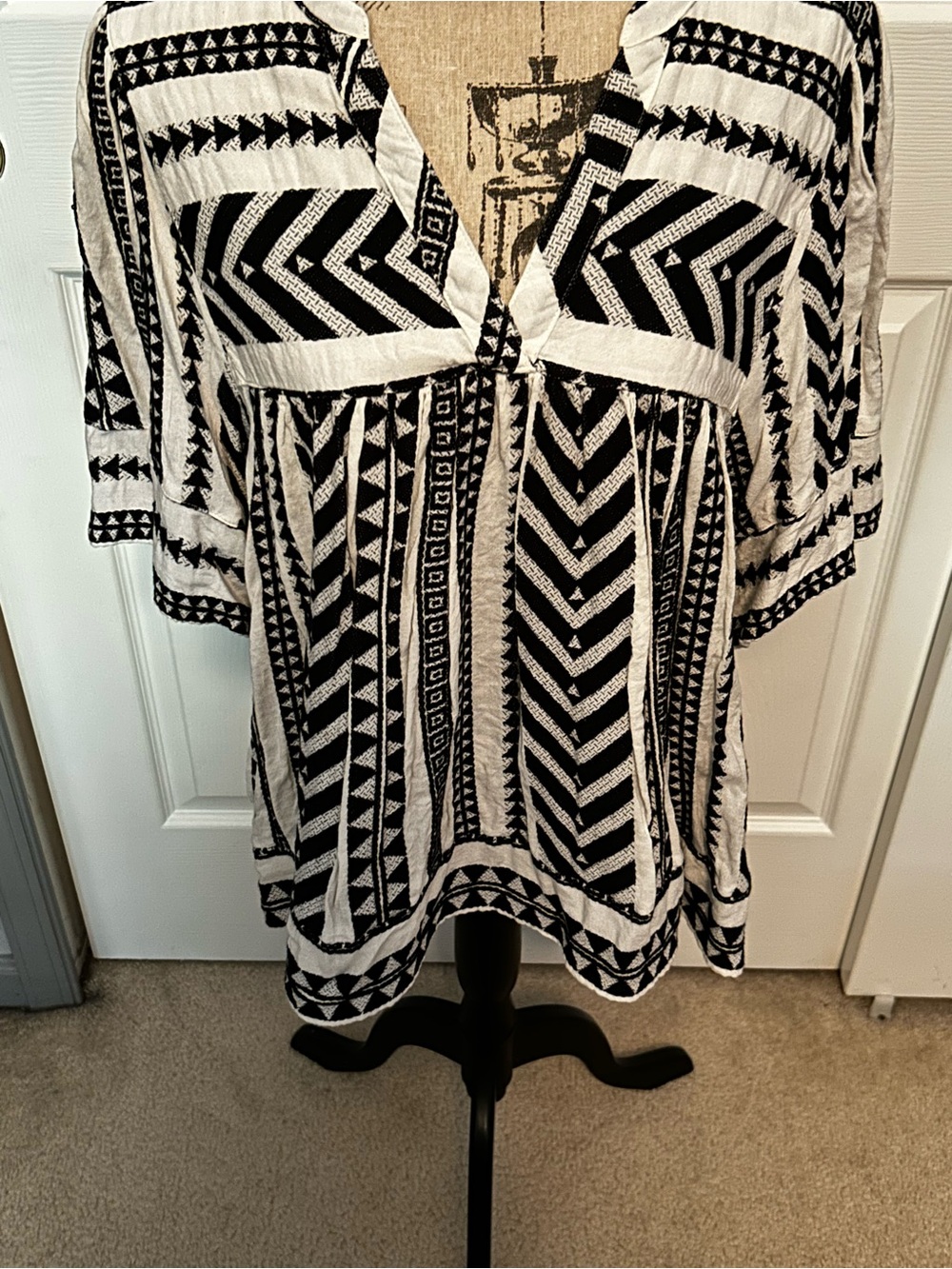 Old Navy Black and White Geometric V-Neck Tunic
